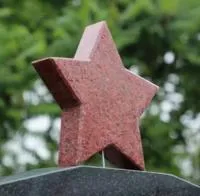 Гранитная звезда на памятник героям ВОВ в Троицке (518406)